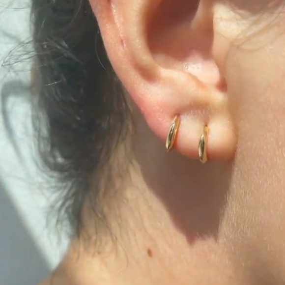 CATBIRD FLYING SAUCER HOOPS - PAIR  (NEVER WORN) - Picture 1 of 5